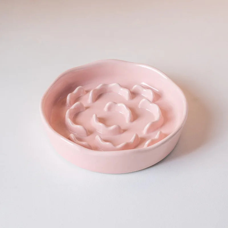Elevated Ceramic Slow-Feeder Bowl — Tilted Neck-Support Dish for Cats & Flat-Faced Dogs