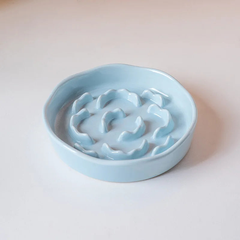 Elevated Ceramic Slow-Feeder Bowl — Tilted Neck-Support Dish for Cats & Flat-Faced Dogs