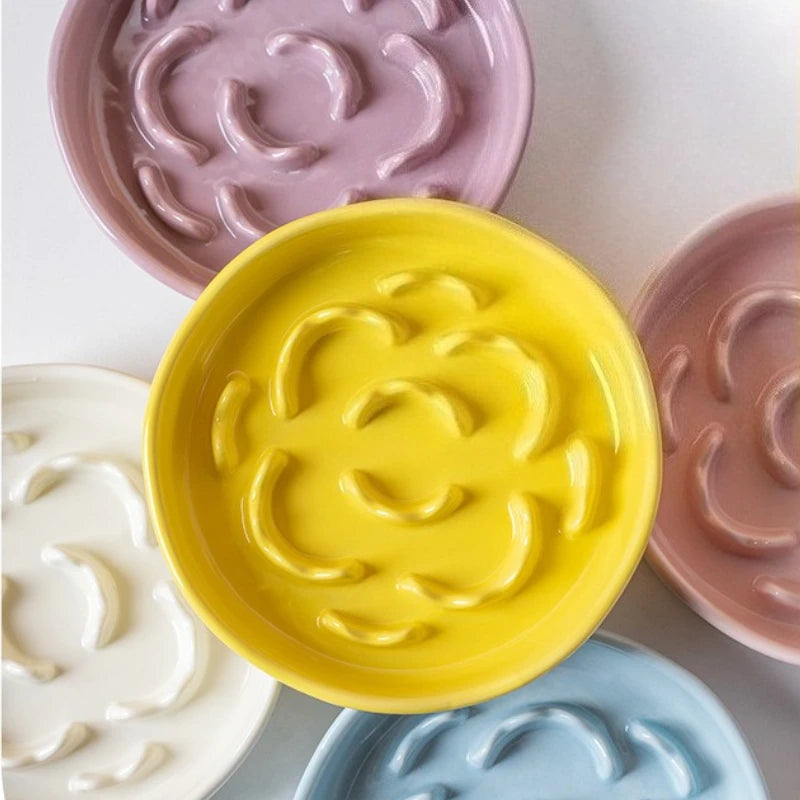 Elevated Ceramic Slow-Feeder Bowl — Tilted Neck-Support Dish for Cats & Flat-Faced Dogs